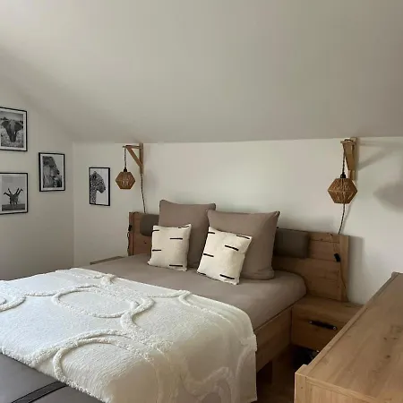 La Maison Zanzibar * Lavilletertre