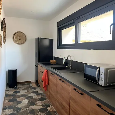 La Maison Zanzibar * Lavilletertre